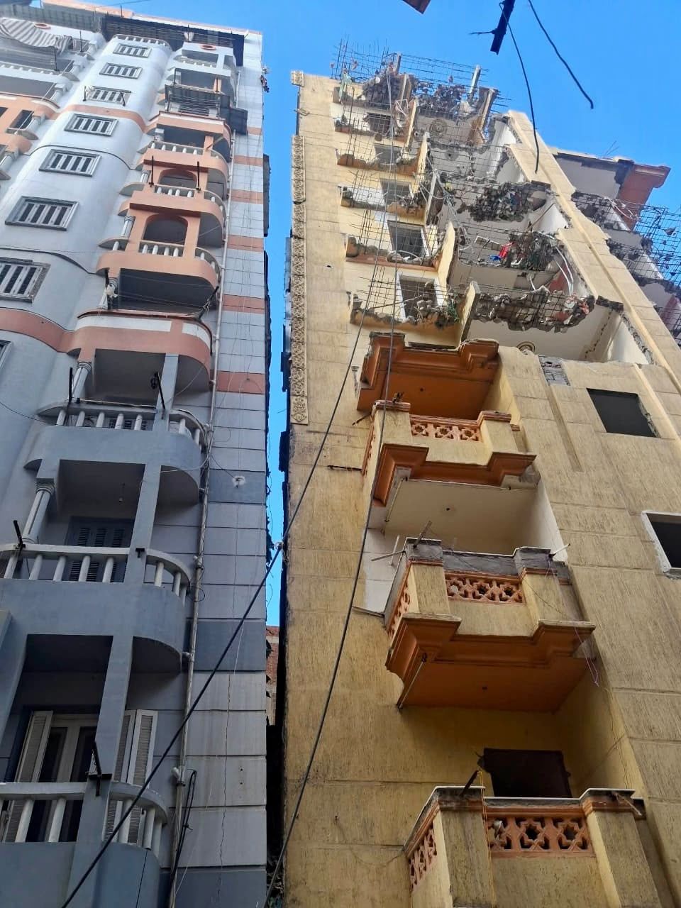النيابة الإدارية تفحص واقعة ميل عقار أمبروزو المكون من 14 طابق بالإسكندرية (1) النيابة الإدارية تفحص واقعة ميل عقار أمبروزو المكون من 14 طابق بالإسكندرية (1)