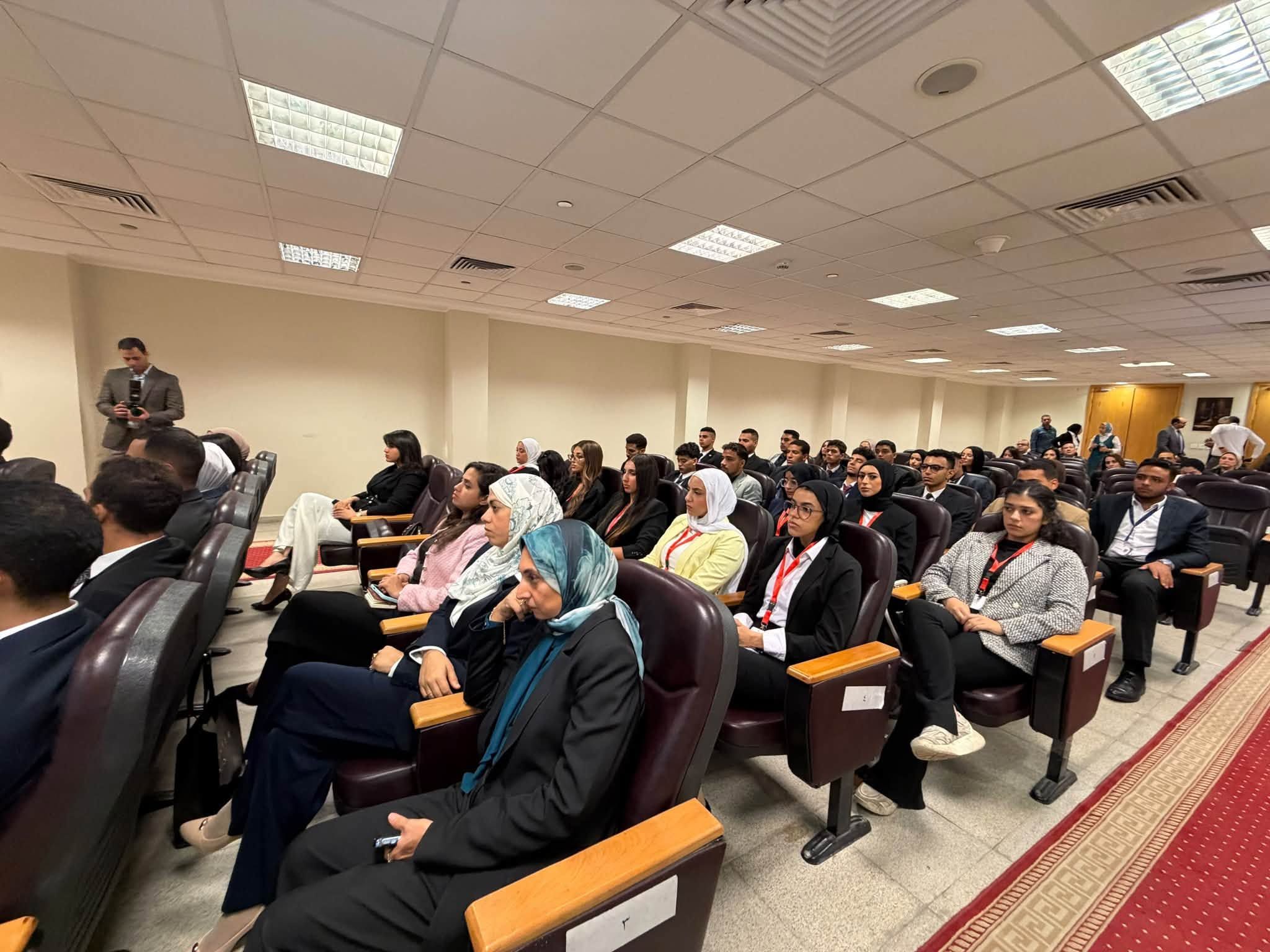 النيابة الإدارية تستضيف وفدًا من كلية القانون بالجامعة المصرية الصينية (3) النيابة الإدارية تستضيف وفدًا من كلية القانون بالجامعة المصرية الصينية (3)
