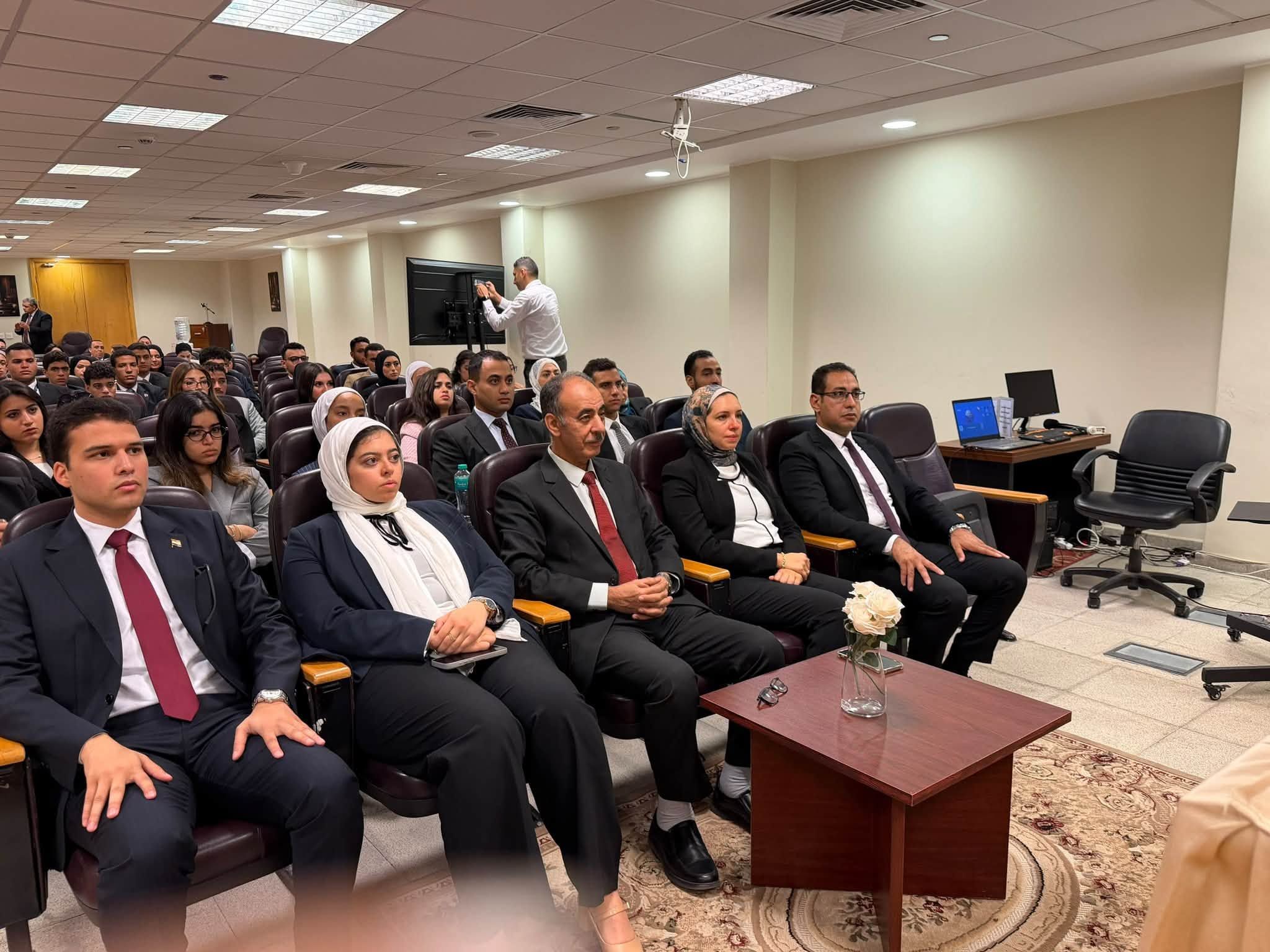 النيابة الإدارية تستضيف وفدًا من كلية القانون بالجامعة المصرية الصينية (2) النيابة الإدارية تستضيف وفدًا من كلية القانون بالجامعة المصرية الصينية (2)