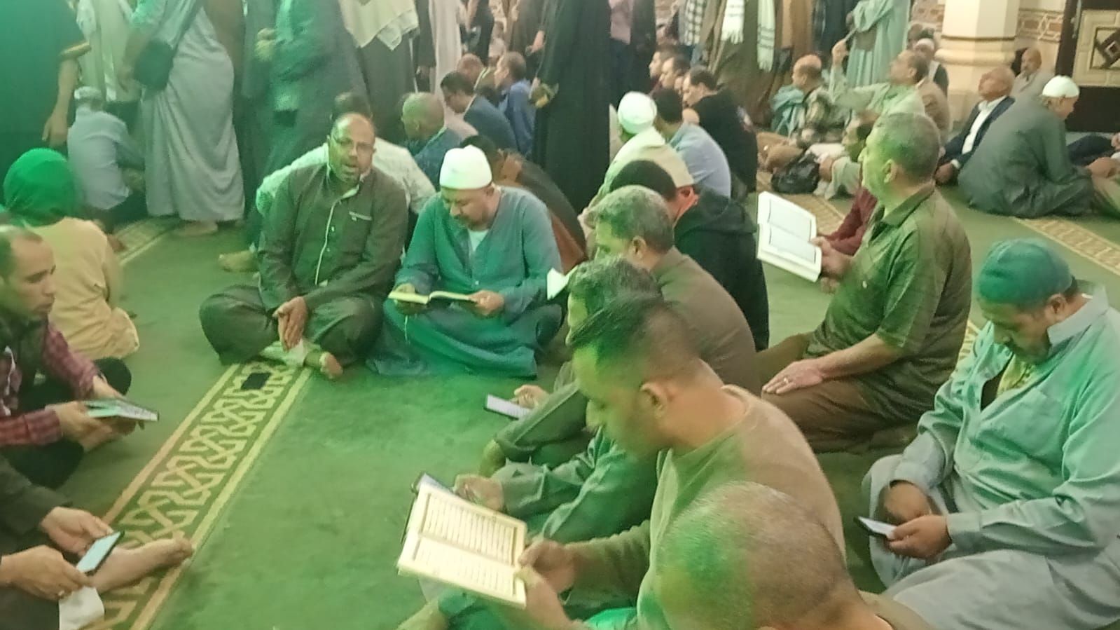 حضرة بمقام العارف الدسوقي
