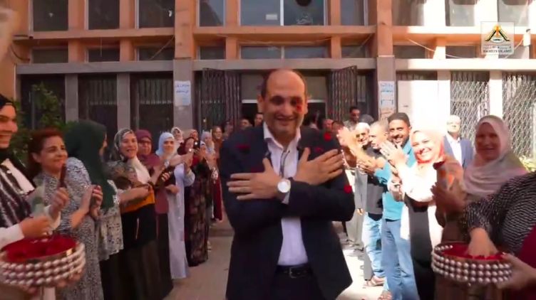 فرحة ممزوجة بالحزن على الجميع فرحة ممزوجة بالحزن على الجميع