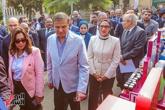 وزير الراعة فى المعرض وزير الراعة فى المعرض
