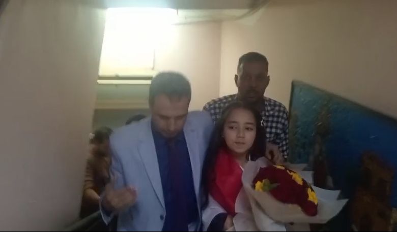 وكيل وزارة التربية والتعليم بمحافظة كفر الشيخ يستقبل ميار (4) وكيل وزارة التربية والتعليم بمحافظة كفر الشيخ يستقبل ميار (4)
