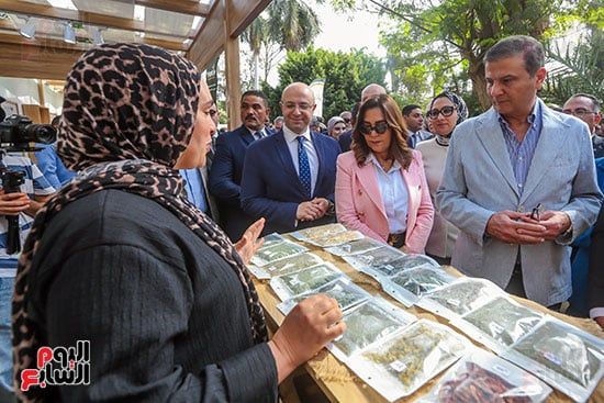 جولة الوزير للمعرض