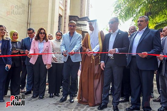 وزير الزراعة يفتتح معرض النباتات الطبية وزير الزراعة يفتتح معرض النباتات الطبية