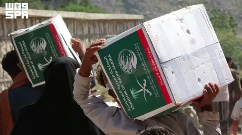 «سلمان للإغاثة» يوزّع اكثر من 3200 سلة غذائية على النازحين في عدة مديريات بمحافظة لحج
