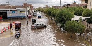 أمطار غزيرة تُغرق شوارع ومنازل في شمال بيرو