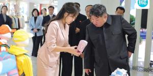 كيم جونغ أون يظهر مع ابنته بعد شائعة وفاته