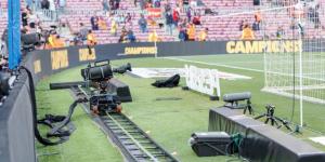 «موندو ديبورتيفو»: 40 كاميرا لا تمنع الأخطاء في لقاء برشلونة والريال