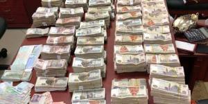 التحقيق مع 4 تجار مخدرات بالإسكندرية حاولوا غسل 60 مليون جنيه