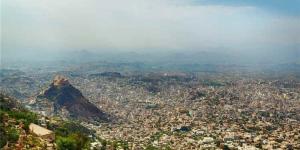 حصار الحوثيين يهدد بإخراج 42 مرفقاً صحياً في تعز عن الخدمة ويعرض حياة آلاف المرضى للخطر