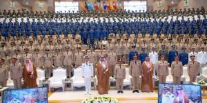 تخريج طلبة تأهيل الضباط الجامعيين لأفرع القوات المسلحة