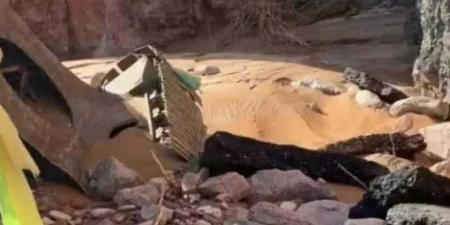 السيول الجارفة في وادي وتير بجنوب سيناء تدمر الطرق جزئيا وتجرف بعض المخيمات