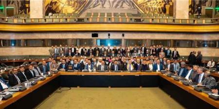 مستشار المحرمي يهاجم تجمع القبائل في جنيف: أين موقفكم من حصار تعز وتهجير المواطنين وانتهاكات الحوثيين؟