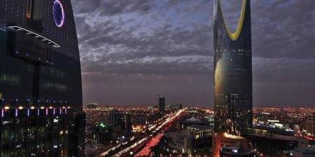 إصابة مواطن جراء سقوط شظايا صاروخين في الرياض