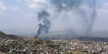 مواجهات عنيفة وغارات جوية تكبد مليشيا 38 قتيلاً وجريحاً في جبهات تعز
