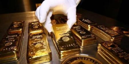 الذهب يتراجع مع تزايد توقعات رفع الفائدة الأمريكية