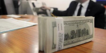 سعر الدولار فى 8 بنوك اليوم الجمعة.. المركزى والأهلى وCIB والإسكندرية :اليوم السابع
