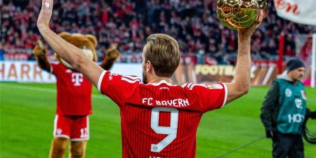 فيديو | لعنة الكرة الذهبية.. هاري كين يهدر ركلة جزاء في ليلة تعادل بايرن ميونخ وبوروسيا دورتموند