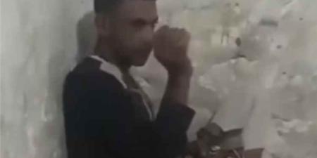 اعترافات أسير حوثي تكشف منح المليشيا عناصرها حبوبا مخدرًا في جبهات القتال - [فيديو]