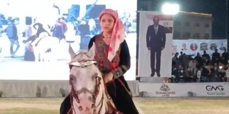 الطفلة أشرقت تخطف الأنظار بمهارتها فى ركوب الخيل بمهرجان الشرقية.. فيديو وصور :اليوم السابع