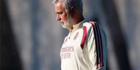 بسبب الكلاسيكو.. لاعب ريال مدريد يُجبر مورينيو على تغيير قناعاته