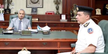 محافظ بني سويف يناقش مع مدير المرور إجراءات تحسين منظومة النقل والمواصلات :اليوم السابع