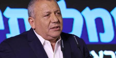 إسرائيل.. آيزنكوت يتحرك لتشكيل حكومة ويبحث مع لابيد تنسيق الخطوات