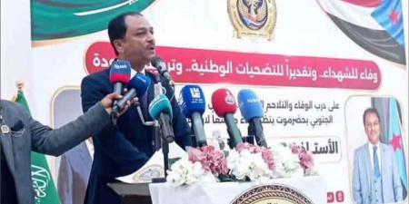 «ممّ تخافون؟».. تعليق ناري من باراس حول أحداث المكلا وتحذيرات من ضرب التعددية في الجنوب