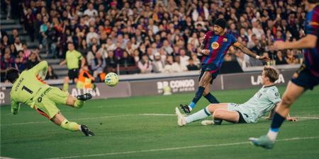 رجل مباراة برشلونة وديبورتيفو ألافيس في الدوري الاسباني