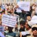 أبناء تعز يصعدون احتجاجاتهم ضد الحصار الحوثي ويطالبون بفتح الطرق ومحاسبة المسؤولين عن الانتهاكات
