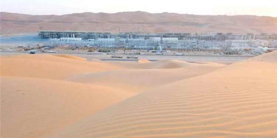 عاجل: الدفاعات السعودية تحبط استهداف حقل شيبة ومقتل مقيمين جراء سقوط شظايا