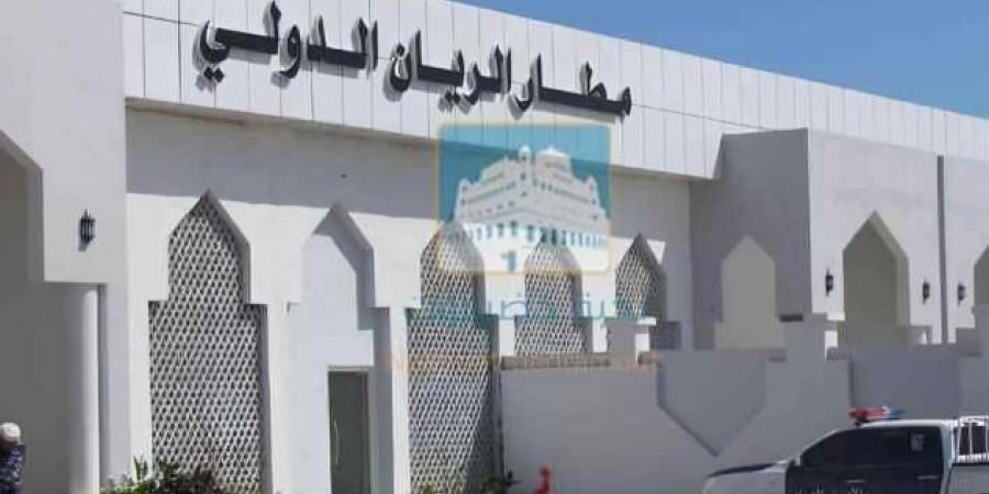 اليمن: الحوثيون يعلنون استهداف معدات عسكرية في مطار الريان بالمكلا بطائرات مسيرة