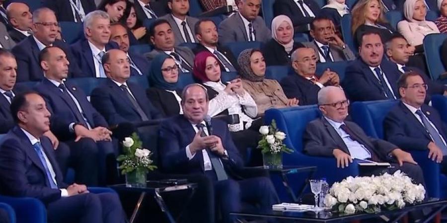 الرئيس السيسي يسأل وزير البترول: «مديونيتك كام؟».. كريم بدوي: تريليون و600 مليار