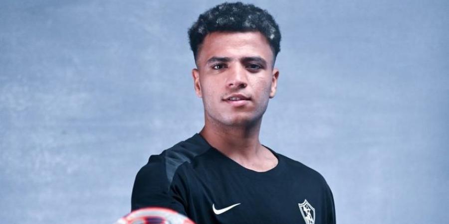 أحمد ربيع يتدرب مع الزمالك بقناع واقي استعداداً لمباراة الجيش الرواندي