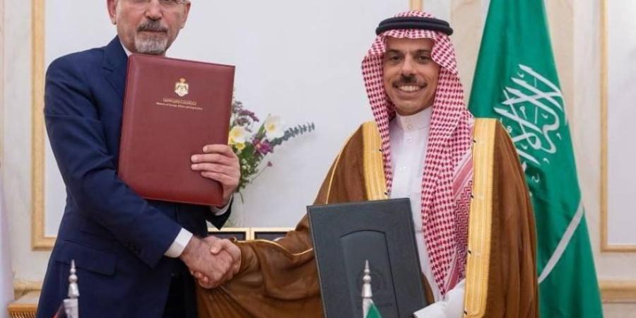 السعودية والأردن يوقّعان بروتوكولاً معدلاً لمجلس التنسيق الأعلى
