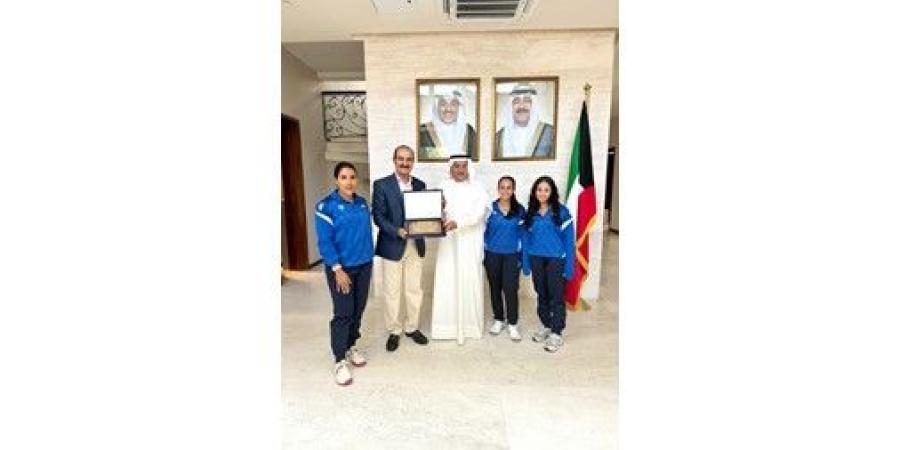 سفيرنا لدى باكستان يستقبل وفد التنس المشارك في كأس العالم للسيدات