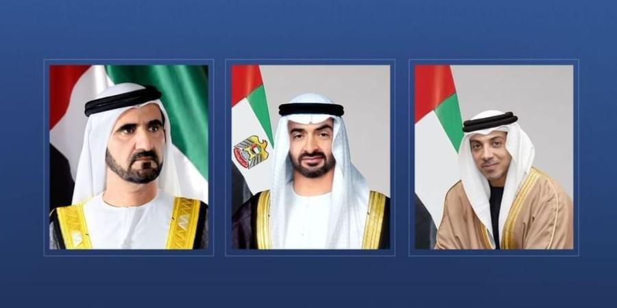 رئيس الدولة ونائباه يعزون خادم الحرمين في استشهاد ضابطين إثر تحطم طائرة عمودية استطلاعية