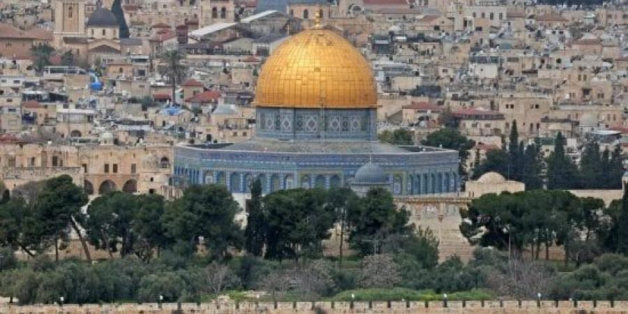 الخارجية الفلسطينية تدين إغلاق الحرم الإبراهيمي وتصعيد العدوان في الخليل
