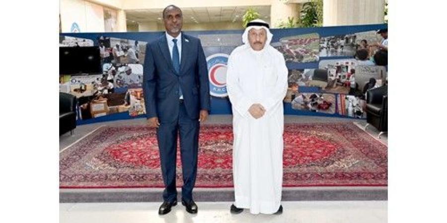 سفير جيبوتي يثني على دور الهلال الأحمر الكويتي في دعم اللاجئين والكوارث