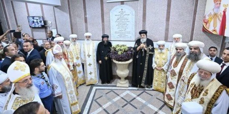 البابا تواضروس يدشن كنيسة أبوسيفين بعزبة خيرالله ويمنح 4 كهنة رتبة قمصية :اليوم السابع