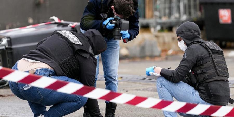 تمديد احتجاز المشتبه به في هجوم مدينة تراب غرب باريس.. وتوقيف أفراد من عائلته