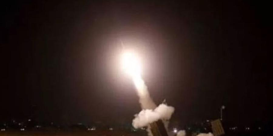 سقوط شظايا صاروخين حوثيين بعد اعتراضهما باتجاه مكة والمدينة