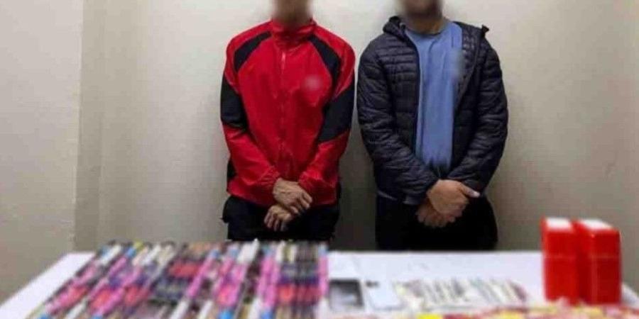 ضبط شخصين في قنا لترويجهما بيع الألعاب النارية عبر صفحة إلكترونية