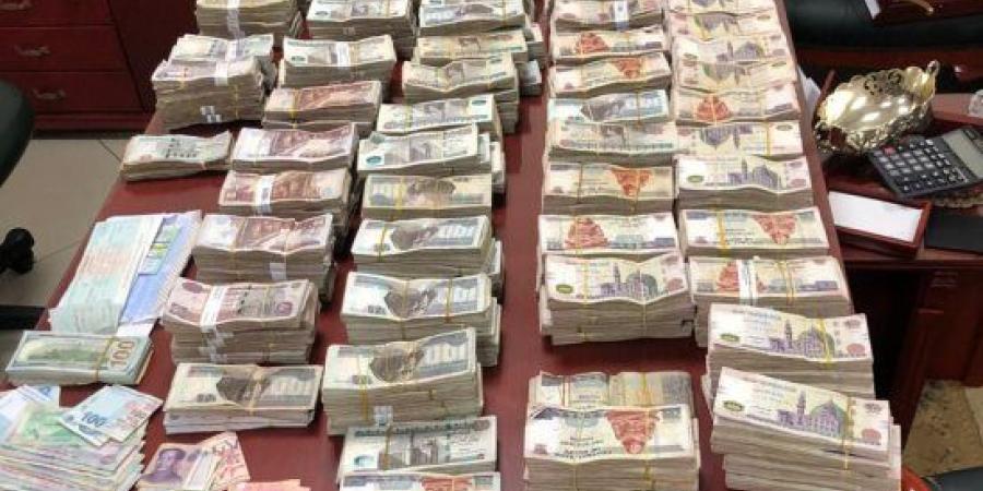 التحقيق مع 4 تجار مخدرات بالإسكندرية حاولوا غسل 60 مليون جنيه