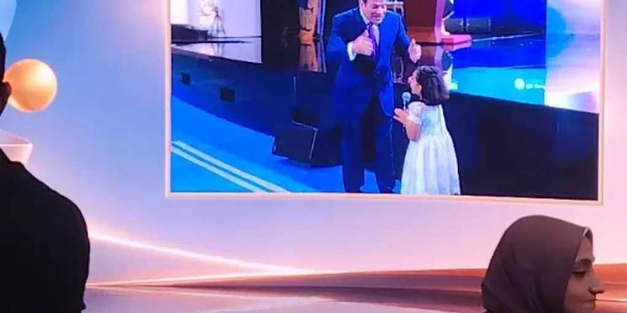 السيسي يستجيب لطلب شاب من ذوي الهمم وطفلة خلال ختام منتدى مصر 2026
