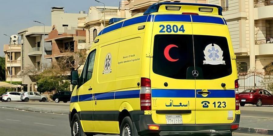 منهم حالتين خطر.. إصابة 4 أشخاص إثر تصادم موتوسيكلين بقنا