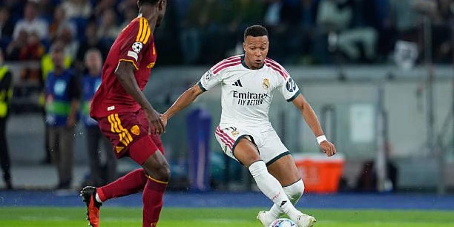 لونين يعوض كورتوا ومبابي يقود هجوم ريال مدريد أمام برشلونة في الكلاسيكو
