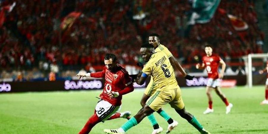 الأهلي يتفوق على كيتارا بثنائية في الشوط الأول