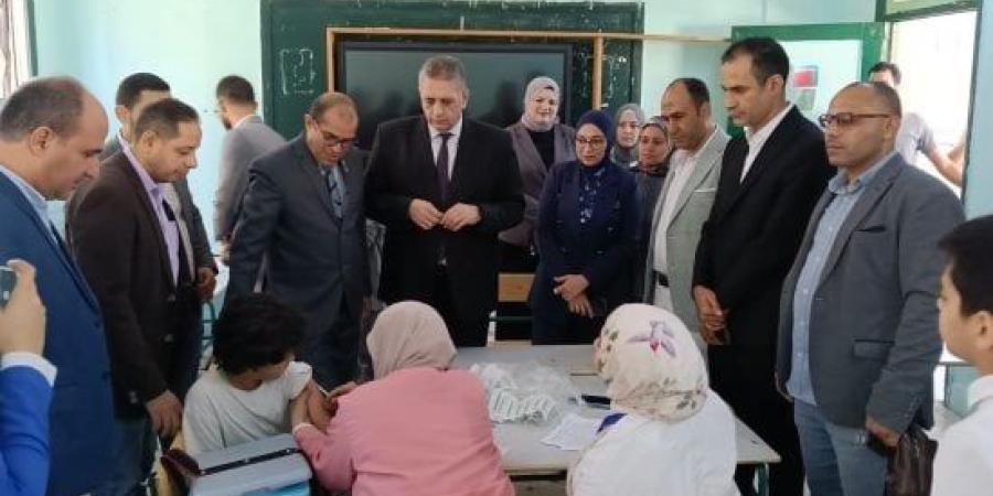 وكيل صحة كفر الشيخ يتفقد لجان تطعيم الحصبة والحصبة الألمانية في المدارس